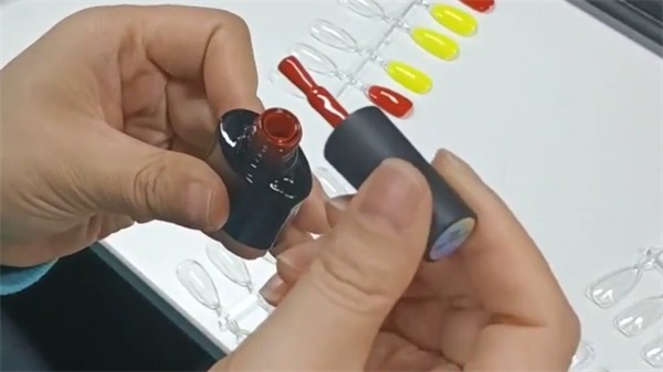 案例：指甲油測色——泰雙TS7700分光測色儀